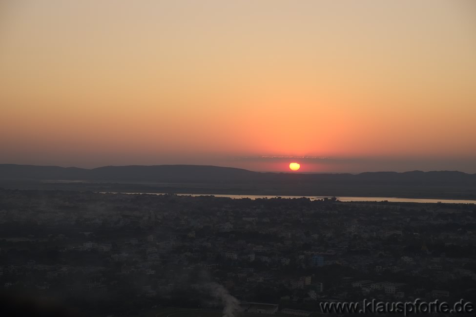 Mandalay Hill, Sonnenuntergang