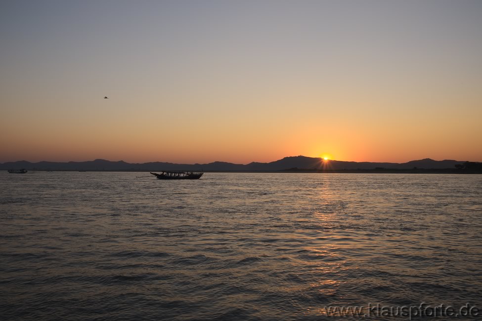 Bagan, Irrawaddy, Sonnenuntergang